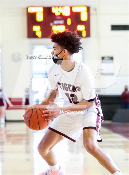 Thumbnail 3 in Warwick @ Kingston (Section 9 Class AA Quarterfinal) photogallery.