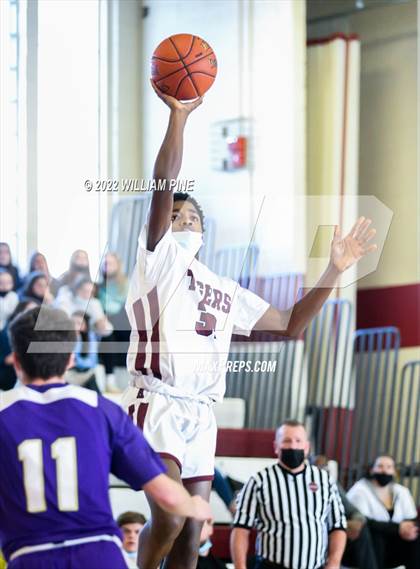 Thumbnail 2 in Warwick @ Kingston (Section 9 Class AA Quarterfinal) photogallery.
