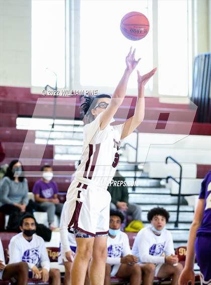 Thumbnail 3 in Warwick @ Kingston (Section 9 Class AA Quarterfinal) photogallery.