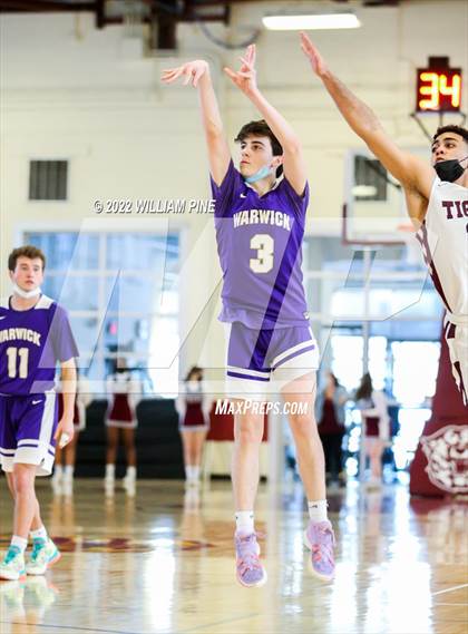Thumbnail 2 in Warwick @ Kingston (Section 9 Class AA Quarterfinal) photogallery.