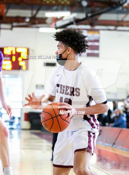 Thumbnail 1 in Warwick @ Kingston (Section 9 Class AA Quarterfinal) photogallery.