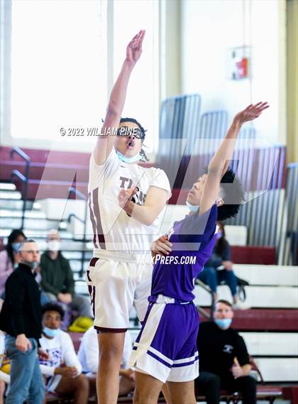Thumbnail 1 in Warwick @ Kingston (Section 9 Class AA Quarterfinal) photogallery.