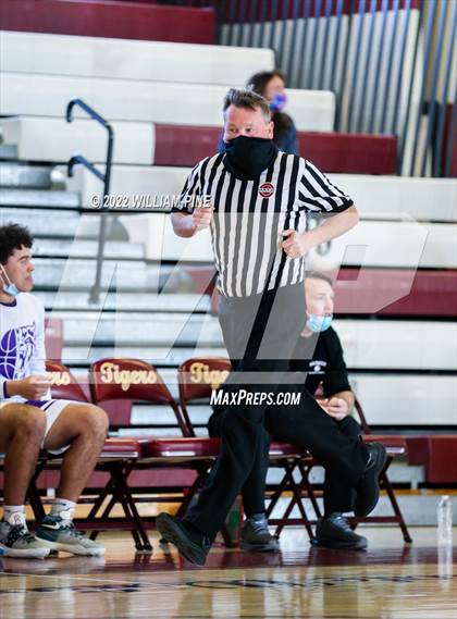 Thumbnail 1 in Warwick @ Kingston (Section 9 Class AA Quarterfinal) photogallery.