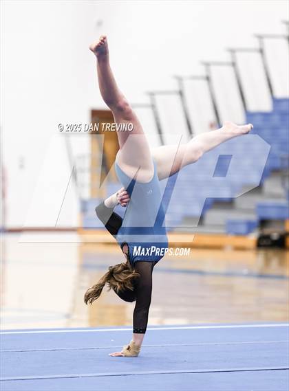 Thumbnail 3 in Southeastern District Meet #2: Hickory photogallery.