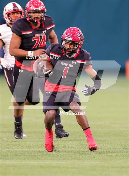 Thumbnail 3 in Rockwall-Heath vs. Cedar Hill (Class 6A D2 Quarterfinals) photogallery.