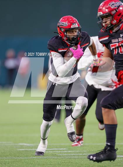 Thumbnail 2 in Rockwall-Heath vs. Cedar Hill (Class 6A D2 Quarterfinals) photogallery.