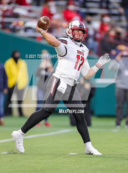 Thumbnail 3 in Rockwall-Heath vs. Cedar Hill (Class 6A D2 Quarterfinals) photogallery.