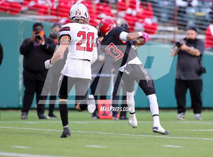 Thumbnail 1 in Rockwall-Heath vs. Cedar Hill (Class 6A D2 Quarterfinals) photogallery.