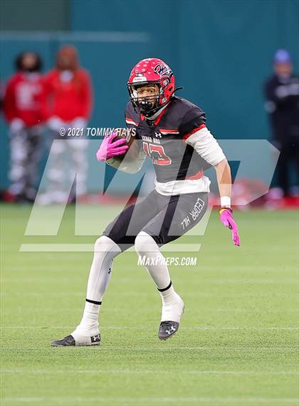 Thumbnail 2 in Rockwall-Heath vs. Cedar Hill (Class 6A D2 Quarterfinals) photogallery.