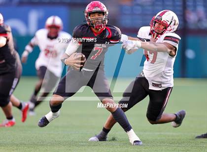 Thumbnail 2 in Rockwall-Heath vs. Cedar Hill (Class 6A D2 Quarterfinals) photogallery.