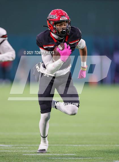 Thumbnail 3 in Rockwall-Heath vs. Cedar Hill (Class 6A D2 Quarterfinals) photogallery.