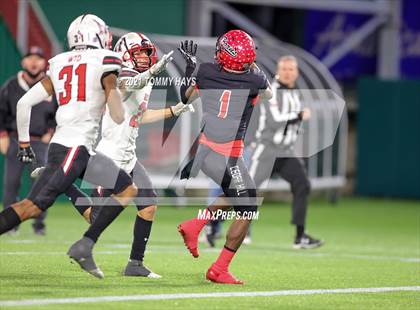 Thumbnail 2 in Rockwall-Heath vs. Cedar Hill (Class 6A D2 Quarterfinals) photogallery.