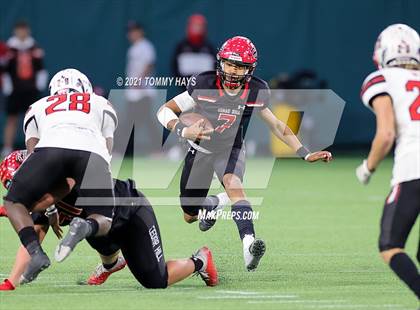 Thumbnail 3 in Rockwall-Heath vs. Cedar Hill (Class 6A D2 Quarterfinals) photogallery.