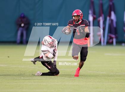 Thumbnail 2 in Rockwall-Heath vs. Cedar Hill (Class 6A D2 Quarterfinals) photogallery.