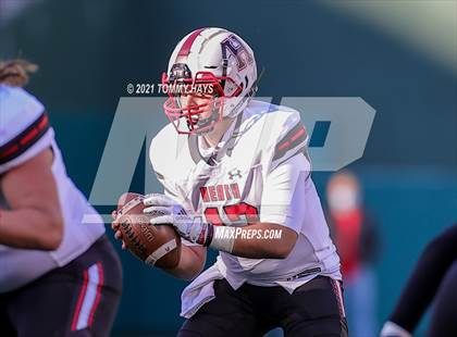 Thumbnail 3 in Rockwall-Heath vs. Cedar Hill (Class 6A D2 Quarterfinals) photogallery.