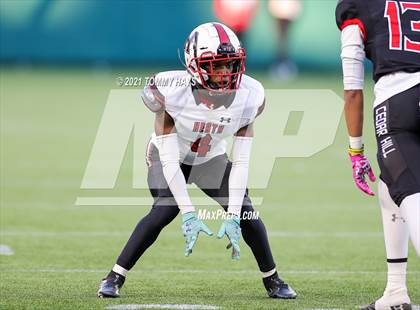 Thumbnail 3 in Rockwall-Heath vs. Cedar Hill (Class 6A D2 Quarterfinals) photogallery.