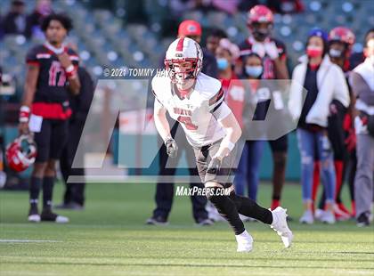 Thumbnail 2 in Rockwall-Heath vs. Cedar Hill (Class 6A D2 Quarterfinals) photogallery.