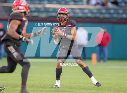 Thumbnail 1 in Rockwall-Heath vs. Cedar Hill (Class 6A D2 Quarterfinals) photogallery.
