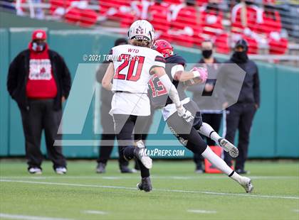 Thumbnail 2 in Rockwall-Heath vs. Cedar Hill (Class 6A D2 Quarterfinals) photogallery.