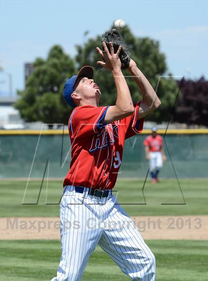 Thumbnail 2 in Bishop Manogue vs Reno (NIAA D1 Northern Region Final) photogallery.