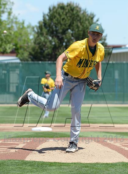 Thumbnail 2 in Bishop Manogue vs Reno (NIAA D1 Northern Region Final) photogallery.