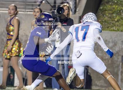 Thumbnail 2 in Mt. Enterprise vs. Shiner (UIL 2A DII Football Semifinal) photogallery.