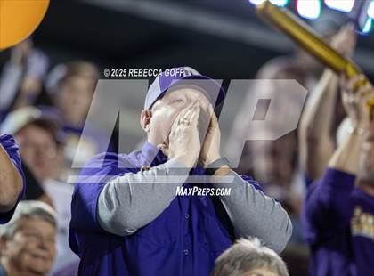 Thumbnail 2 in Mt. Enterprise vs. Shiner (UIL 2A DII Football Semifinal) photogallery.