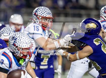 Thumbnail 3 in Mt. Enterprise vs. Shiner (UIL 2A DII Football Semifinal) photogallery.
