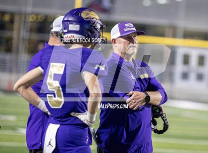 Thumbnail 3 in Mt. Enterprise vs. Shiner (UIL 2A DII Football Semifinal) photogallery.