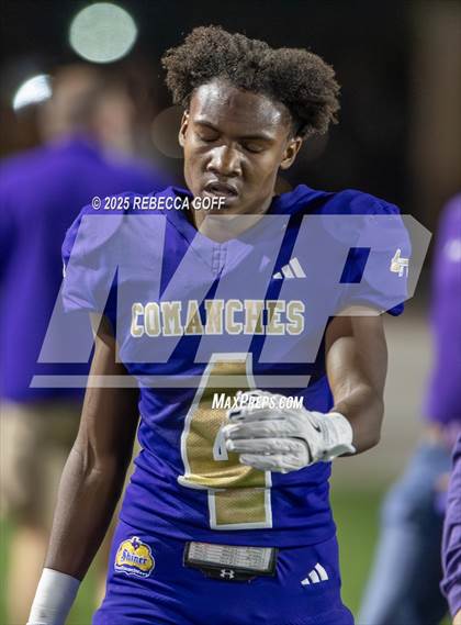 Thumbnail 2 in Mt. Enterprise vs. Shiner (UIL 2A DII Football Semifinal) photogallery.