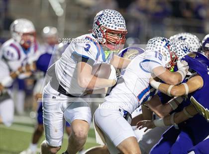Thumbnail 2 in Mt. Enterprise vs. Shiner (UIL 2A DII Football Semifinal) photogallery.