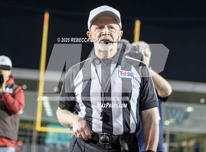 Thumbnail 3 in Mt. Enterprise vs. Shiner (UIL 2A DII Football Semifinal) photogallery.