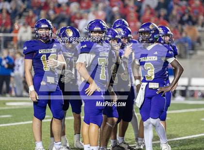 Thumbnail 2 in Mt. Enterprise vs. Shiner (UIL 2A DII Football Semifinal) photogallery.