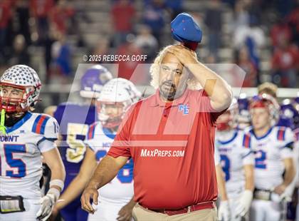 Thumbnail 3 in Mt. Enterprise vs. Shiner (UIL 2A DII Football Semifinal) photogallery.