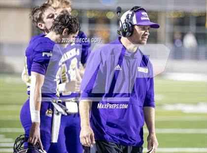 Thumbnail 2 in Mt. Enterprise vs. Shiner (UIL 2A DII Football Semifinal) photogallery.
