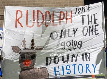 Thumbnail 3 in Mt. Enterprise vs. Shiner (UIL 2A DII Football Semifinal) photogallery.