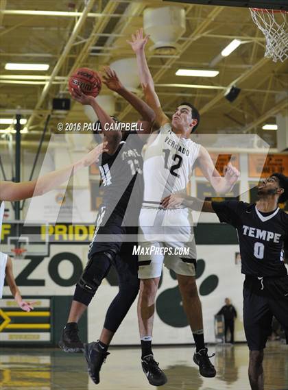 Thumbnail 2 in Tempe vs Verrado (Horizon Holiday Hoops) photogallery.