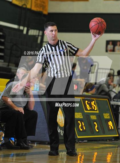 Thumbnail 1 in Tempe vs Verrado (Horizon Holiday Hoops) photogallery.