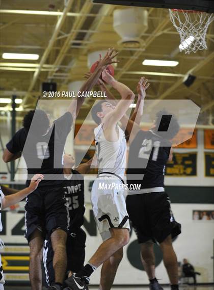 Thumbnail 1 in Tempe vs Verrado (Horizon Holiday Hoops) photogallery.