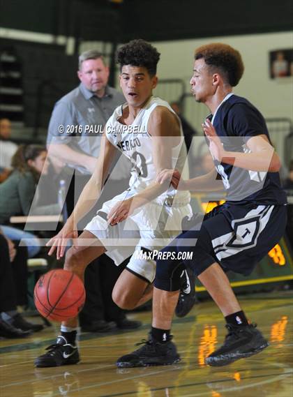Thumbnail 2 in Tempe vs Verrado (Horizon Holiday Hoops) photogallery.