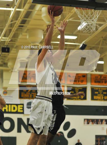 Thumbnail 1 in Tempe vs Verrado (Horizon Holiday Hoops) photogallery.