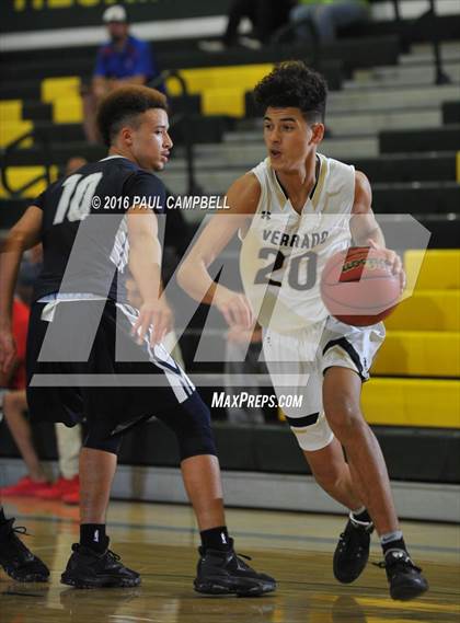 Thumbnail 2 in Tempe vs Verrado (Horizon Holiday Hoops) photogallery.