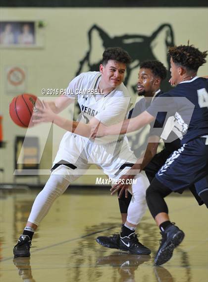 Thumbnail 2 in Tempe vs Verrado (Horizon Holiday Hoops) photogallery.