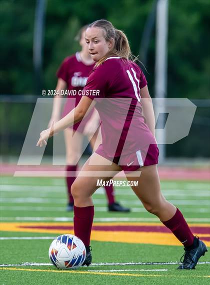 Thumbnail 1 in Yorktown @ Oakton (VHSL Class 6 Region D Quarter Final) photogallery.