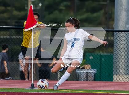 Thumbnail 2 in Yorktown @ Oakton (VHSL Class 6 Region D Quarter Final) photogallery.