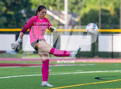 Thumbnail 3 in Yorktown @ Oakton (VHSL Class 6 Region D Quarter Final) photogallery.