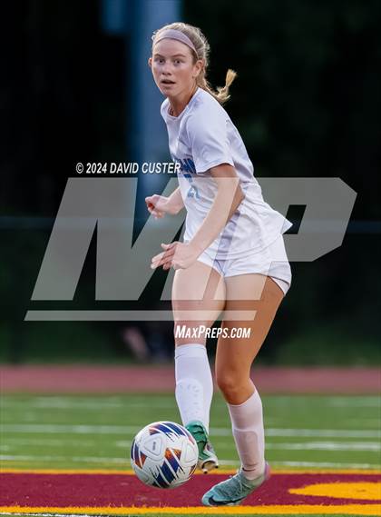 Thumbnail 2 in Yorktown @ Oakton (VHSL Class 6 Region D Quarter Final) photogallery.