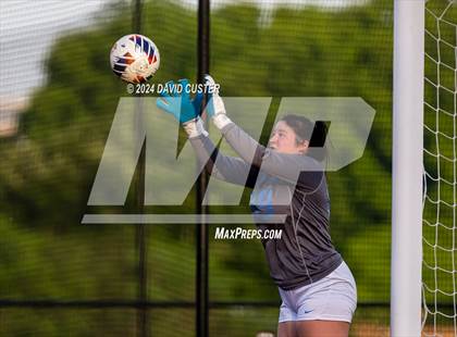 Thumbnail 2 in Yorktown @ Oakton (VHSL Class 6 Region D Quarter Final) photogallery.