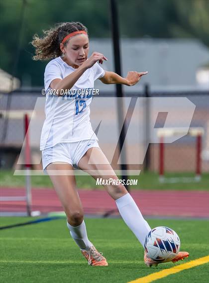 Thumbnail 2 in Yorktown @ Oakton (VHSL Class 6 Region D Quarter Final) photogallery.