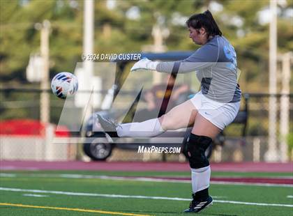 Thumbnail 3 in Yorktown @ Oakton (VHSL Class 6 Region D Quarter Final) photogallery.